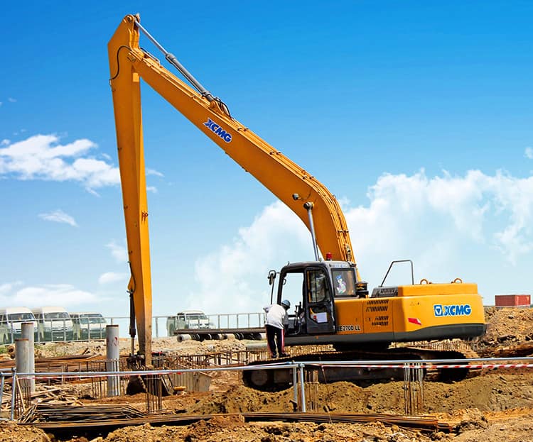 XCMG Brand XE270DLL Chinese Long Reach Booms Excavator Machine for Sale